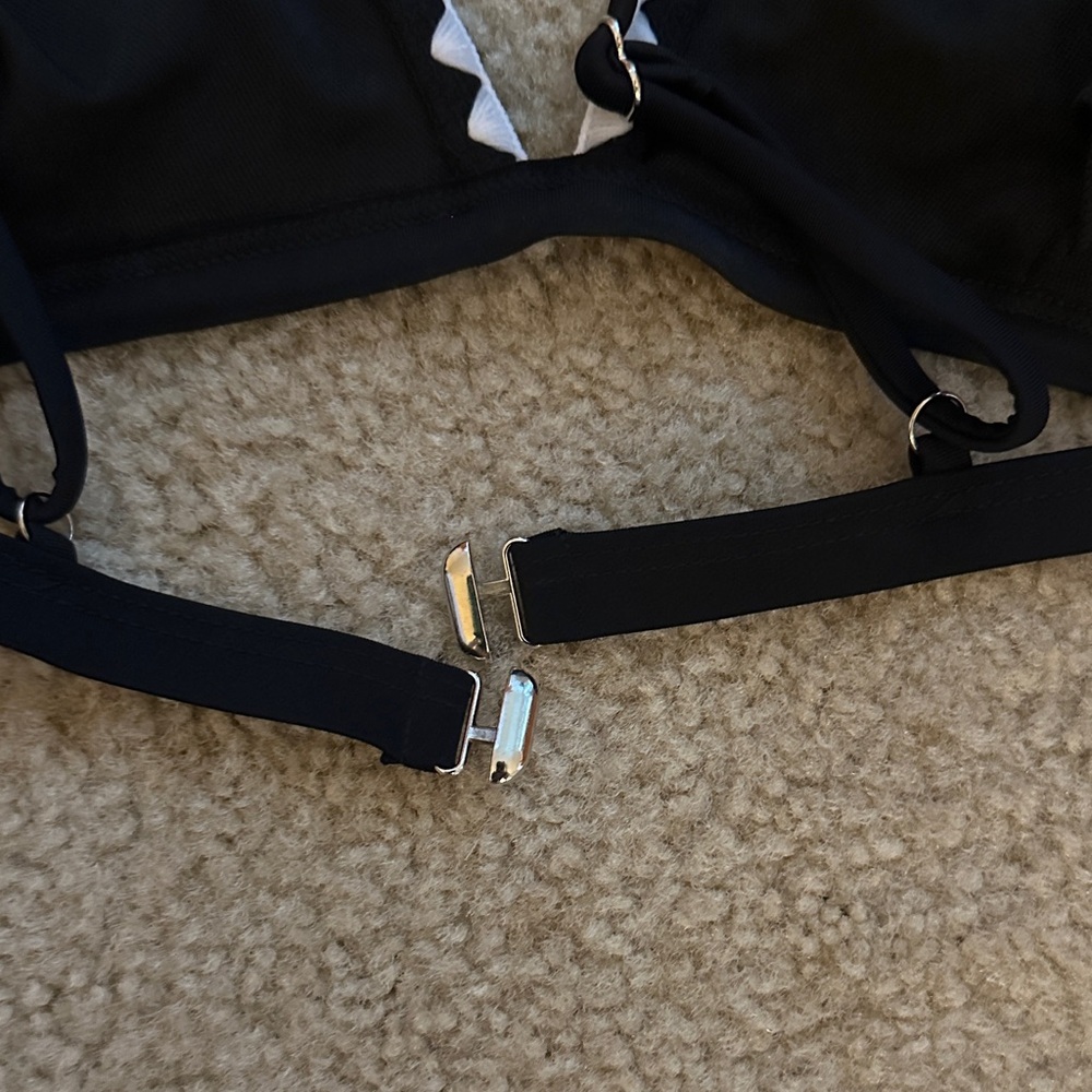 Black and White Women's Bikini Set Size XS - Picture 4 of 4